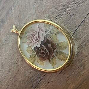 Vintage Gold Floral Pendant Necklace